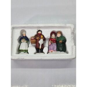 Dept 56 Village Figures Set of 4 Carolers Snow‎ Scene Christmas Holiday